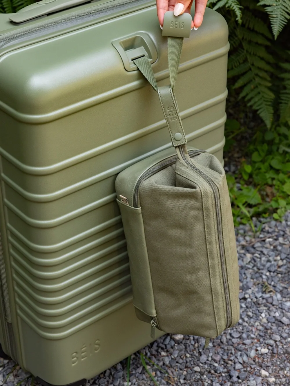 Beis The Dopp Kit in Olive Green